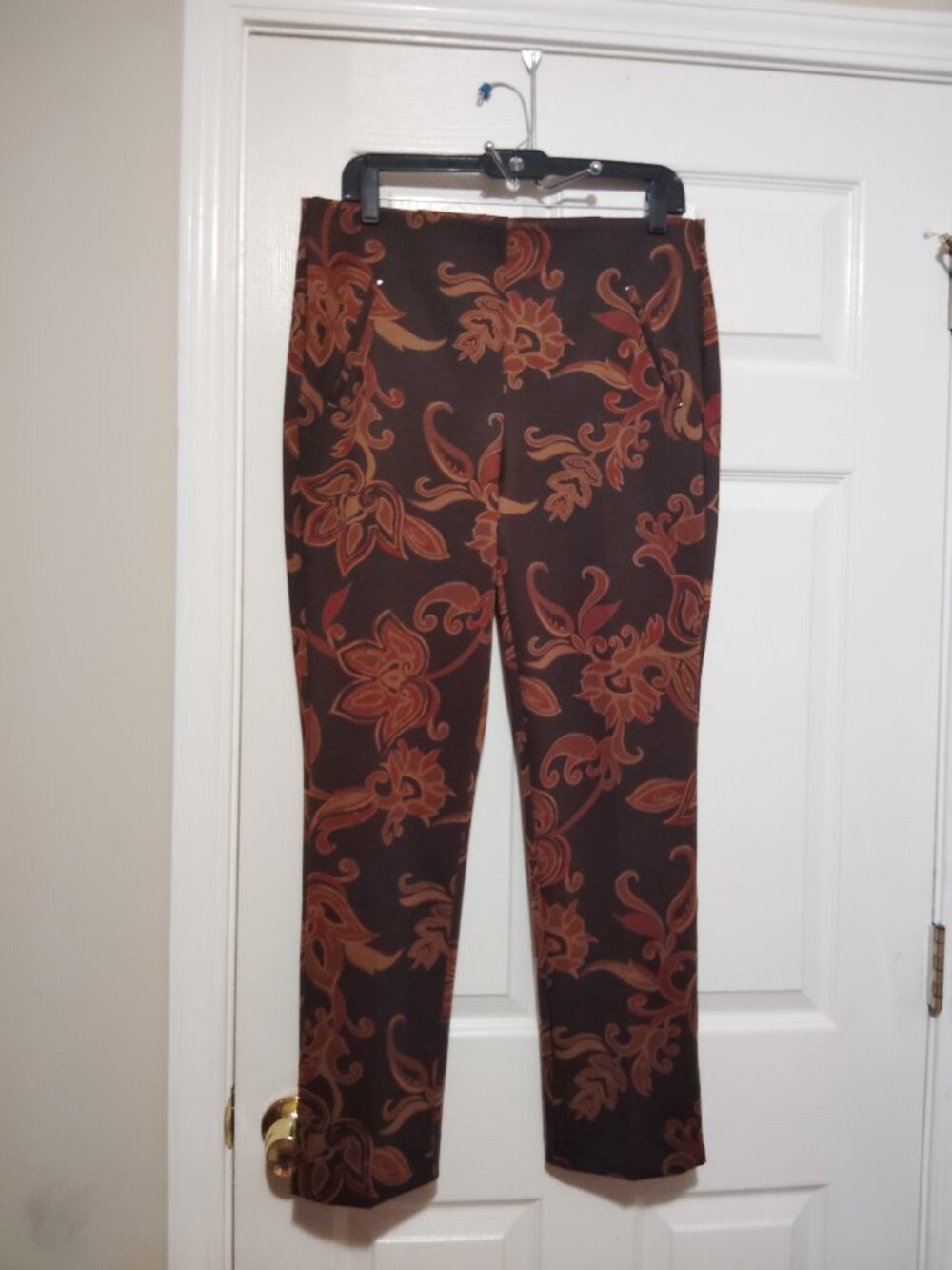 Chico's women's ankle pant Size 8 brown Floral Print Stretch Pull-on Career wear - Picture 3 of 5